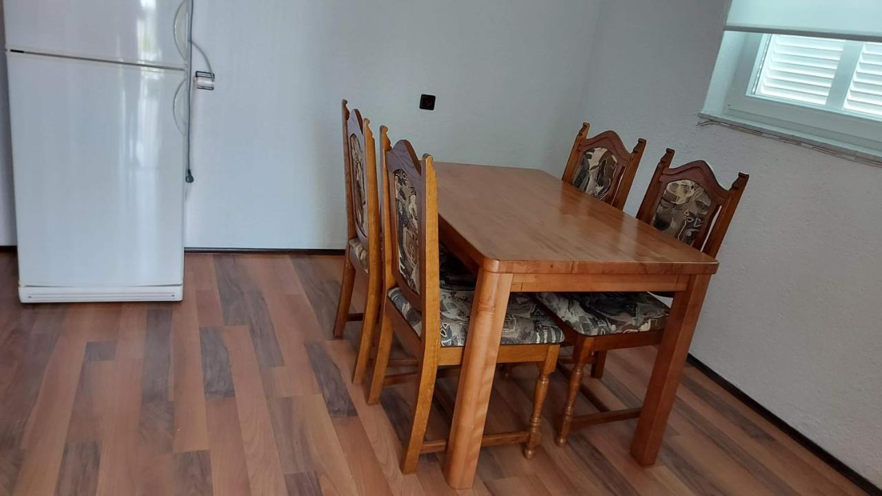 Apartman Zahira Karlobag Exterior photo