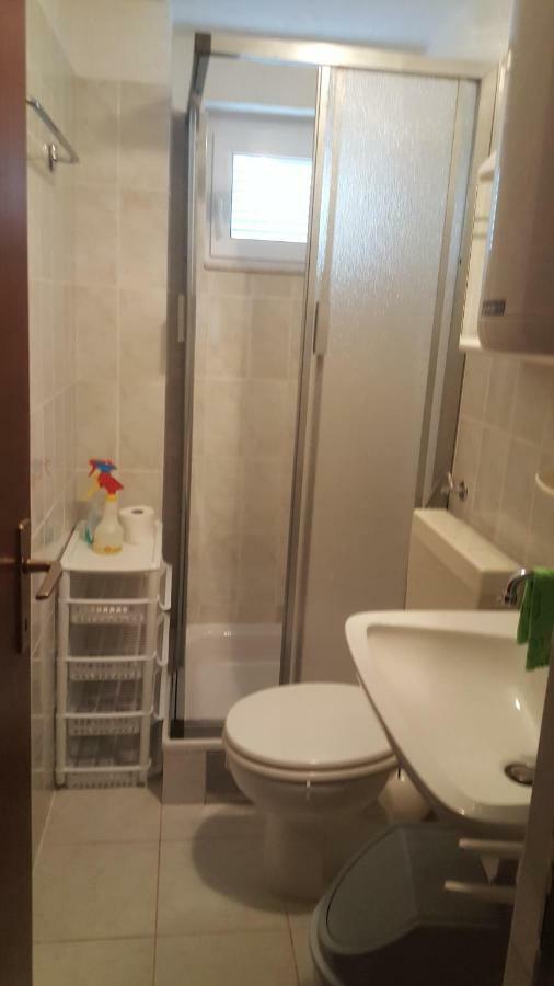 Apartman Zahira Karlobag Exterior photo